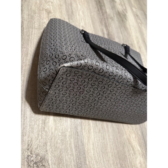 Guess Tote Bag Purse Handbag, Gray Logo Print, Heart Charm Cute - Picture 8 of 11